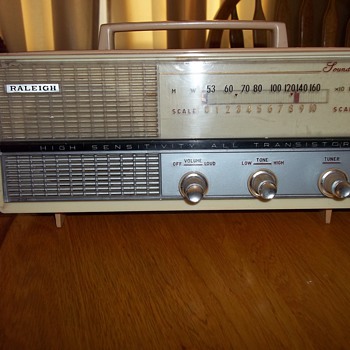 VINTAGE TRANSISTOR RADIO