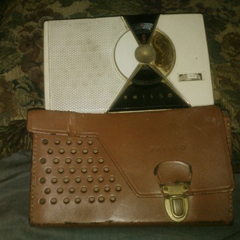 philco transistor radio w/case
