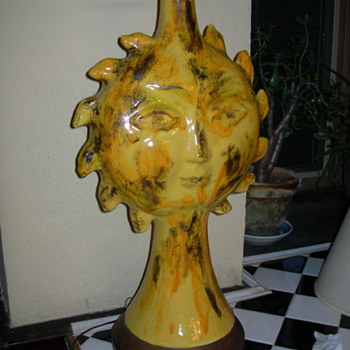 My Wonderful Sun Lamp: Can anyone identify it?