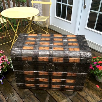 1880's rare antique flat top trunk - Furniture