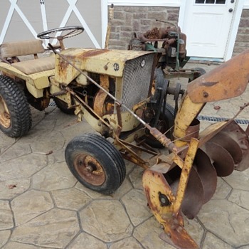 Allis Chalmers B-1 Garden Tractor - Tractors