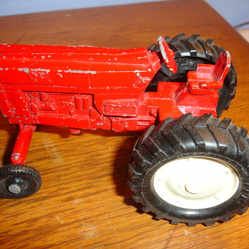 ERTL DIE CAST TRACTOR - Tractors