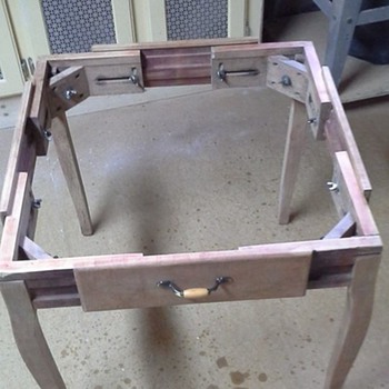 Expandable table legs?? Or is it not a table? - Furniture