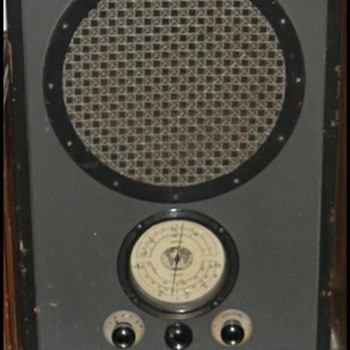 RCA AVR-5 and AVR-1 - Radios