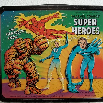 1976 Marvel Comics, Super heroes lunch box with bottle. - Kitchen