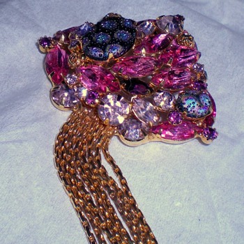 pretty little brooch - Costume Jewelry