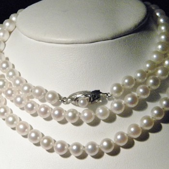 Vintage Art Deco Opera Length Pearl Necklace 32" Silver 