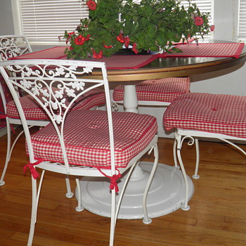 My Find of the Century,6 Wrought Iron Chairs with a Matching Table - Furniture
