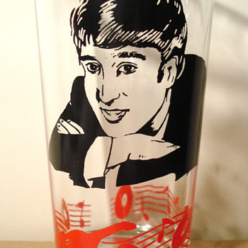 John Lennon glass...1964... - Music