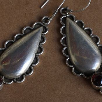 Sterling earrings with garnet - Fine Jewelry