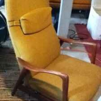 Can anyone tell me the designer/manufactuer of this chair? - Furniture