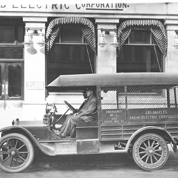 Los Angeles Gas and Electric Corporation - Photographs