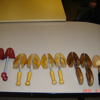 Vintage shoe stretchers - Shoes