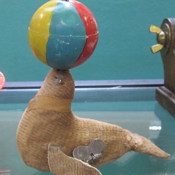 Alps Wind Up Seal - Toys