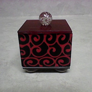 GLASS BOX