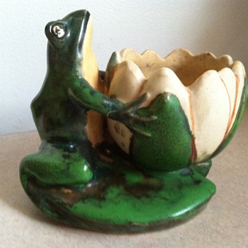 Weller Coppertone Frog - 1920's