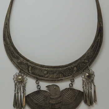 Chinese Necklace Reproduction??