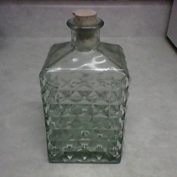 ALBI GLASS DECANTER