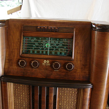 RCA A 31 console radio - Radios