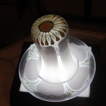 Higgins Glass of Illinois. 60's Drop-Out Vase. - Art Glass
