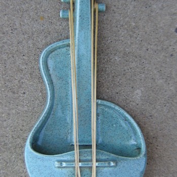 1950's Red Wing blue fleck violin wall pocket planter - Art Pottery