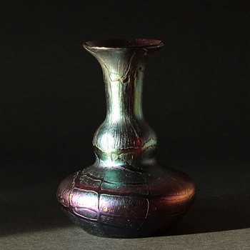 Kralik Iridescent Ruby Pampas Vase - Art Glass