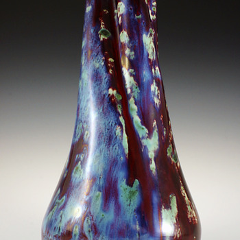 Sang de Boeuf Glazed Twisting Quatrefoil Form Art Nouveau Vase - Art Nouveau