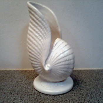 Satin White Pearl Nautilus Vase / USA #415 /Metlox or Catalina Pottery ? / Circa Late 1940's  50's ?