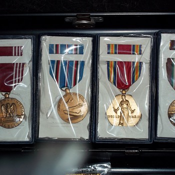 SERVICE MEDALS - Military and Wartime