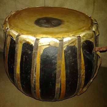 2 sets of drums 