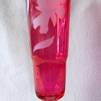 Pink Etch Vase -- Need Help @ ID