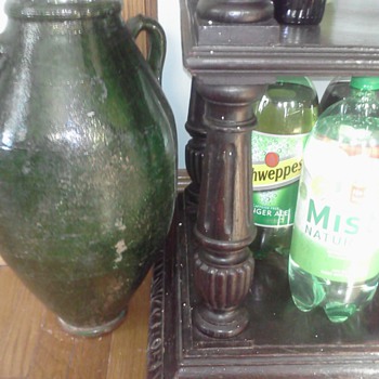 top opens, i use it as a bar - Furniture