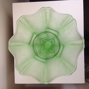Large uranium vase - Glassware