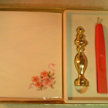 Avon wax sealer set - Paper