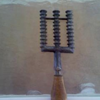 anybody know what this is  is it a tool..a kitchen tool...i would really like to know what this is