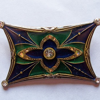 pretty vintage pin - Costume Jewelry
