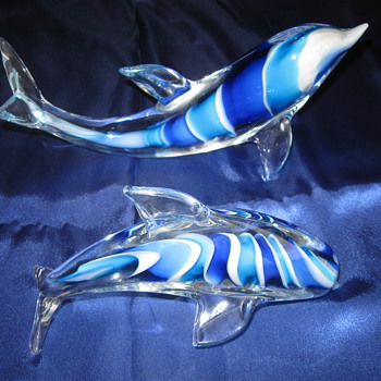 Veni Signed Twisted Blues Dolphin Pair