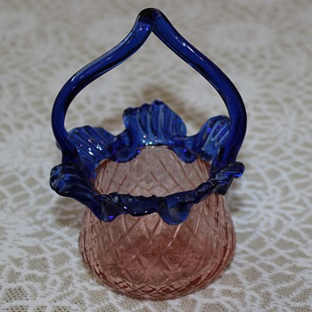 Kralik Quilt Basket - Art Glass