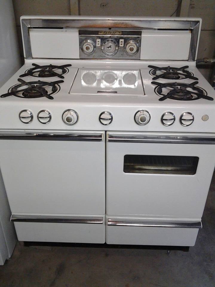 Estate Vintage "Griddle in the Middle" Range Collectors Weekly