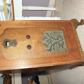Sterling Antique radio w/ Rola Model K - Radios
