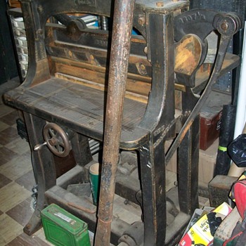 1800's paper cutter