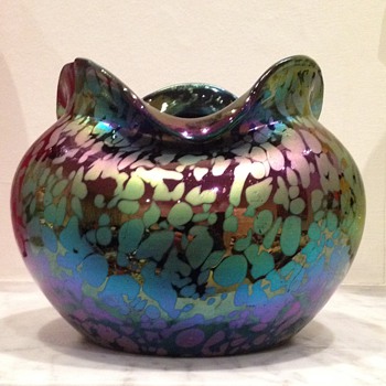 Rindskopf oilspot rosebowl with shaped rim - Art Glass