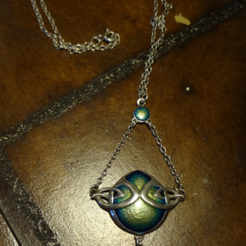Art Nouveau Necklace - Art Nouveau