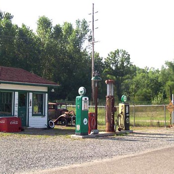 a crouse hinds 4 way traffic signal