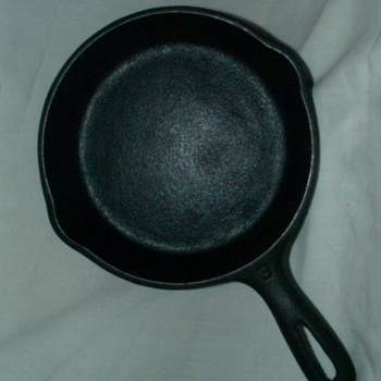 Antique Wagner Ware 5 1/2 Inch Cast Iron Skillet - Kitchen