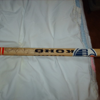 Original game used Jaroslav Pouzar,  Wayne Gretzky and other Oilers signed hockey stick from 1983/1984 season.