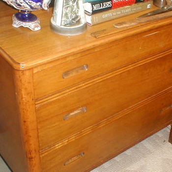Help for this unusial dresser