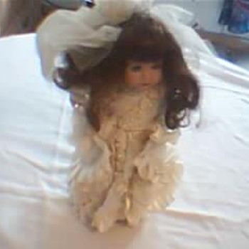 Collectible Doll Lace & Silk Wedding Dress Pearls On It. - Dolls