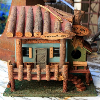 Three very cute little birdhouses...