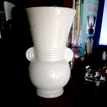 Brush McCoy Ivory "Art Deco" Style  Vase #527 / Circa 1930's